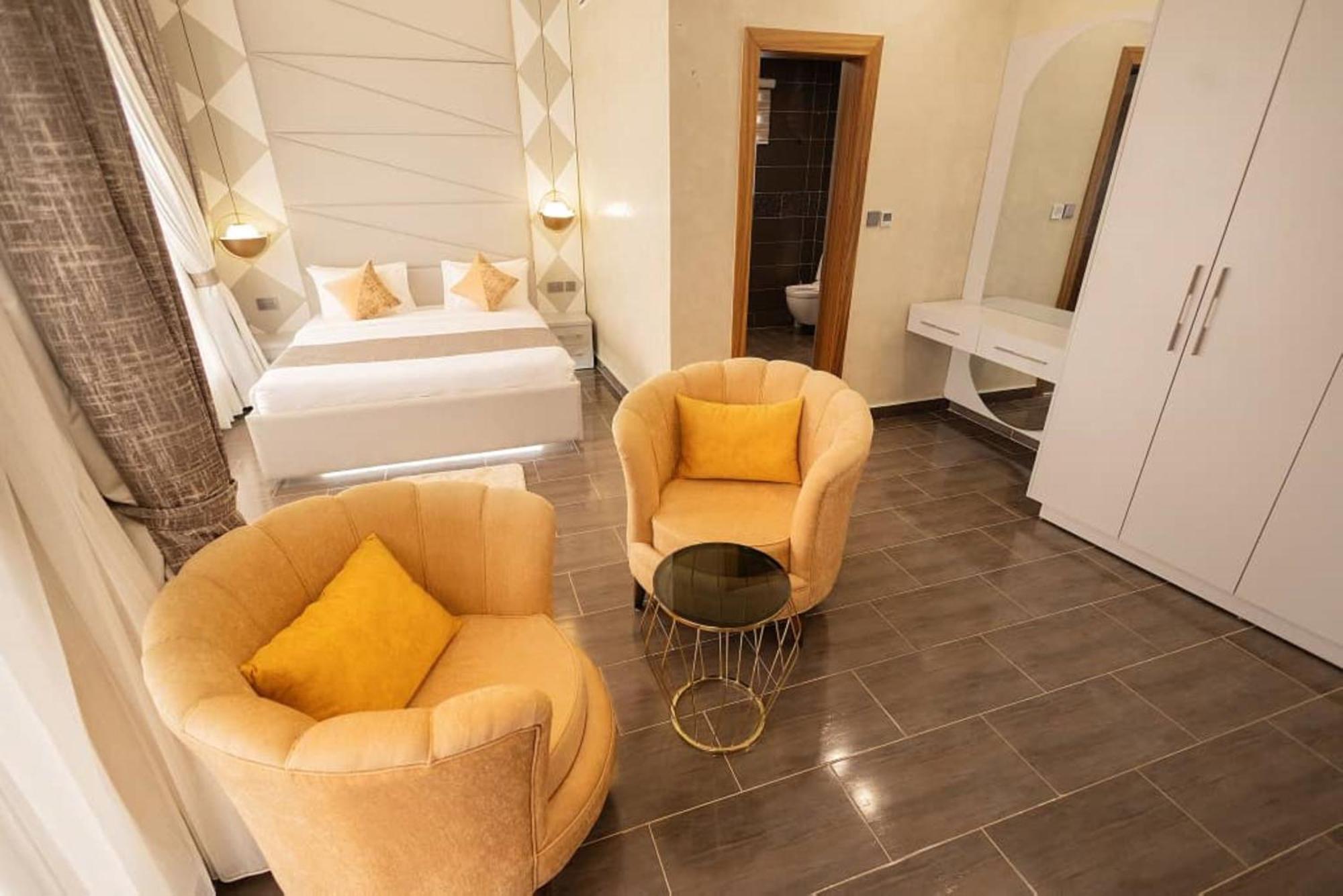 Grik Hotel - Энтеббе Экстерьер фото