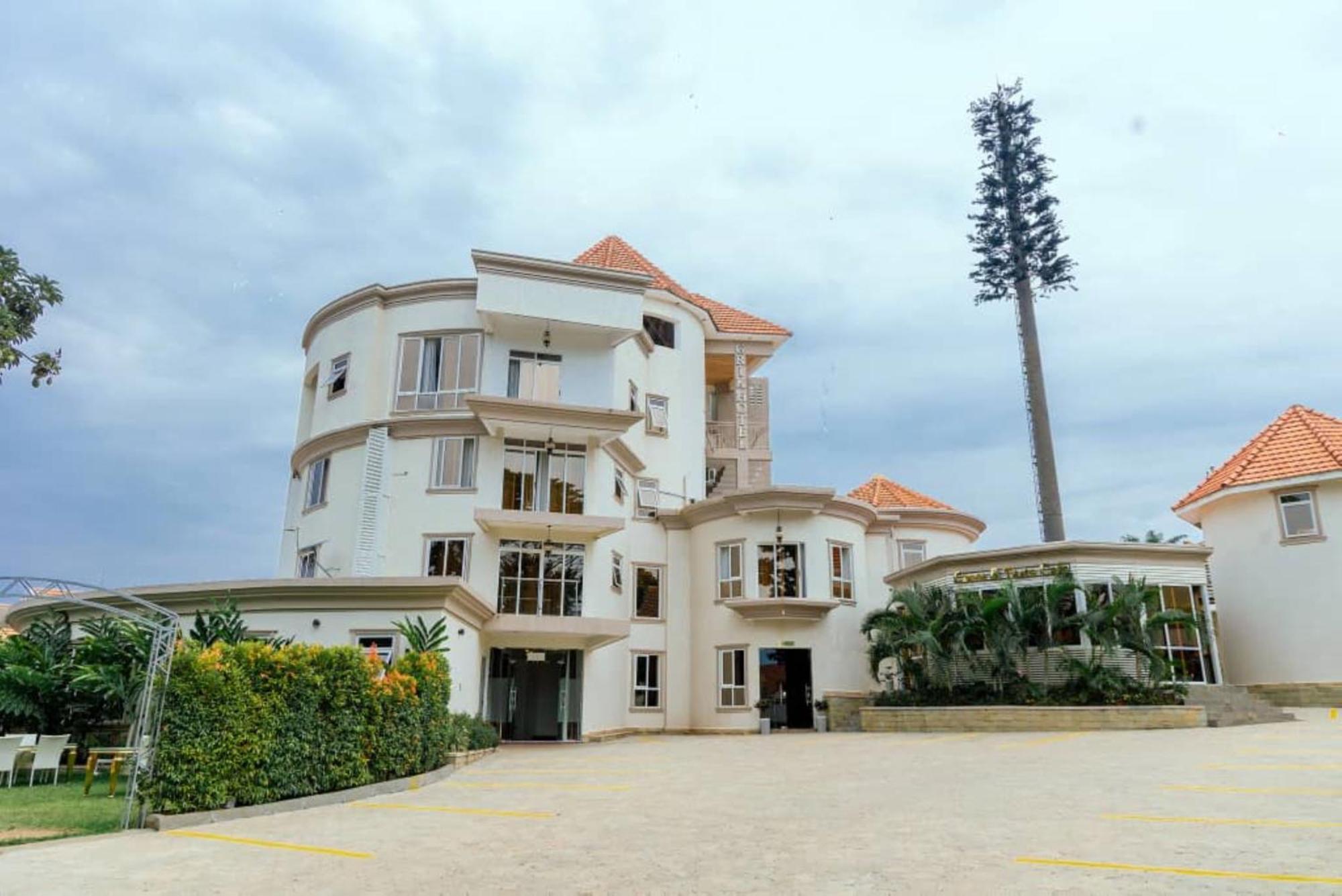 Grik Hotel - Энтеббе Экстерьер фото