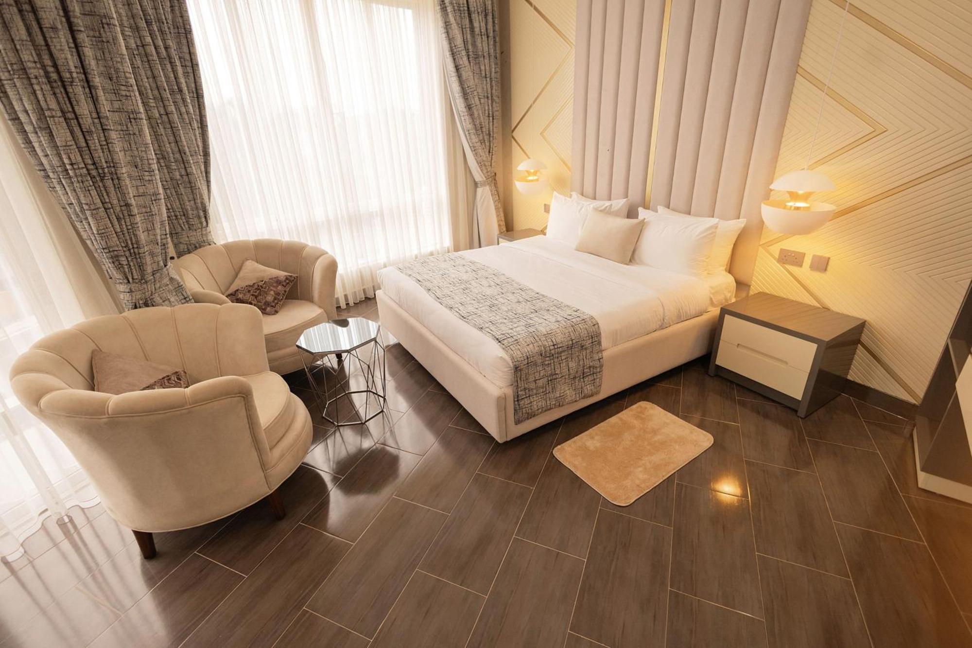 Grik Hotel - Энтеббе Экстерьер фото