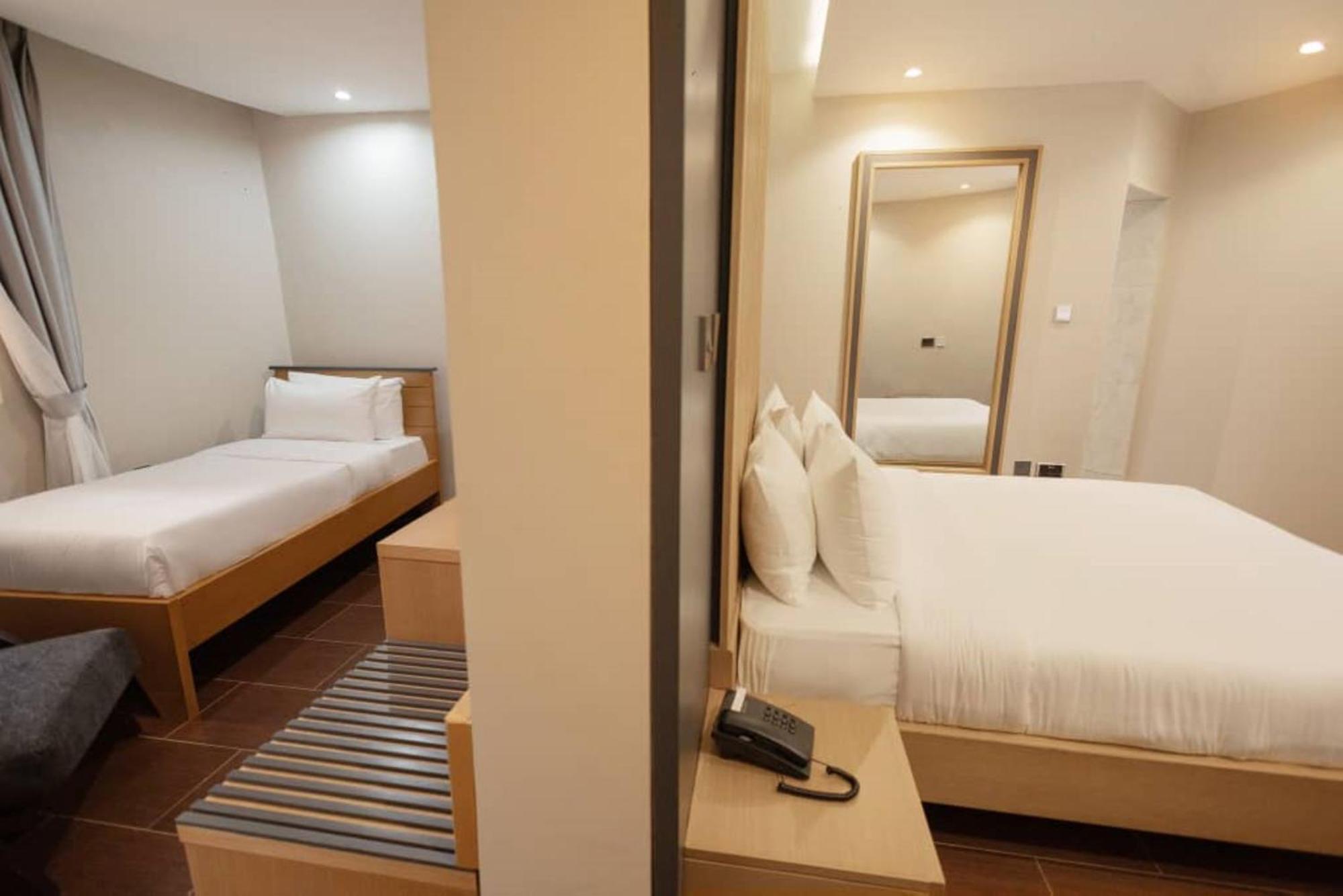 Grik Hotel - Энтеббе Экстерьер фото