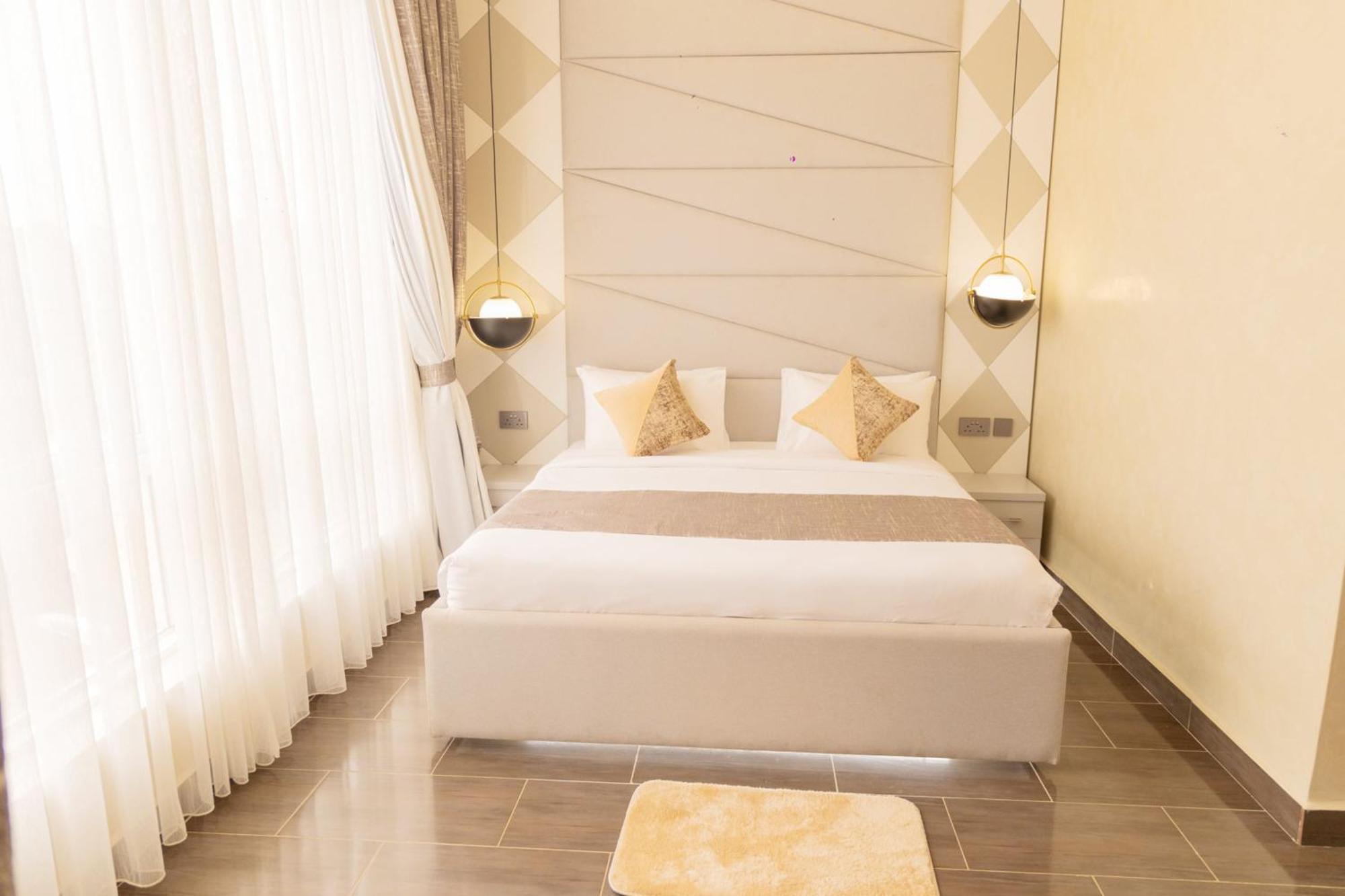 Grik Hotel - Энтеббе Экстерьер фото