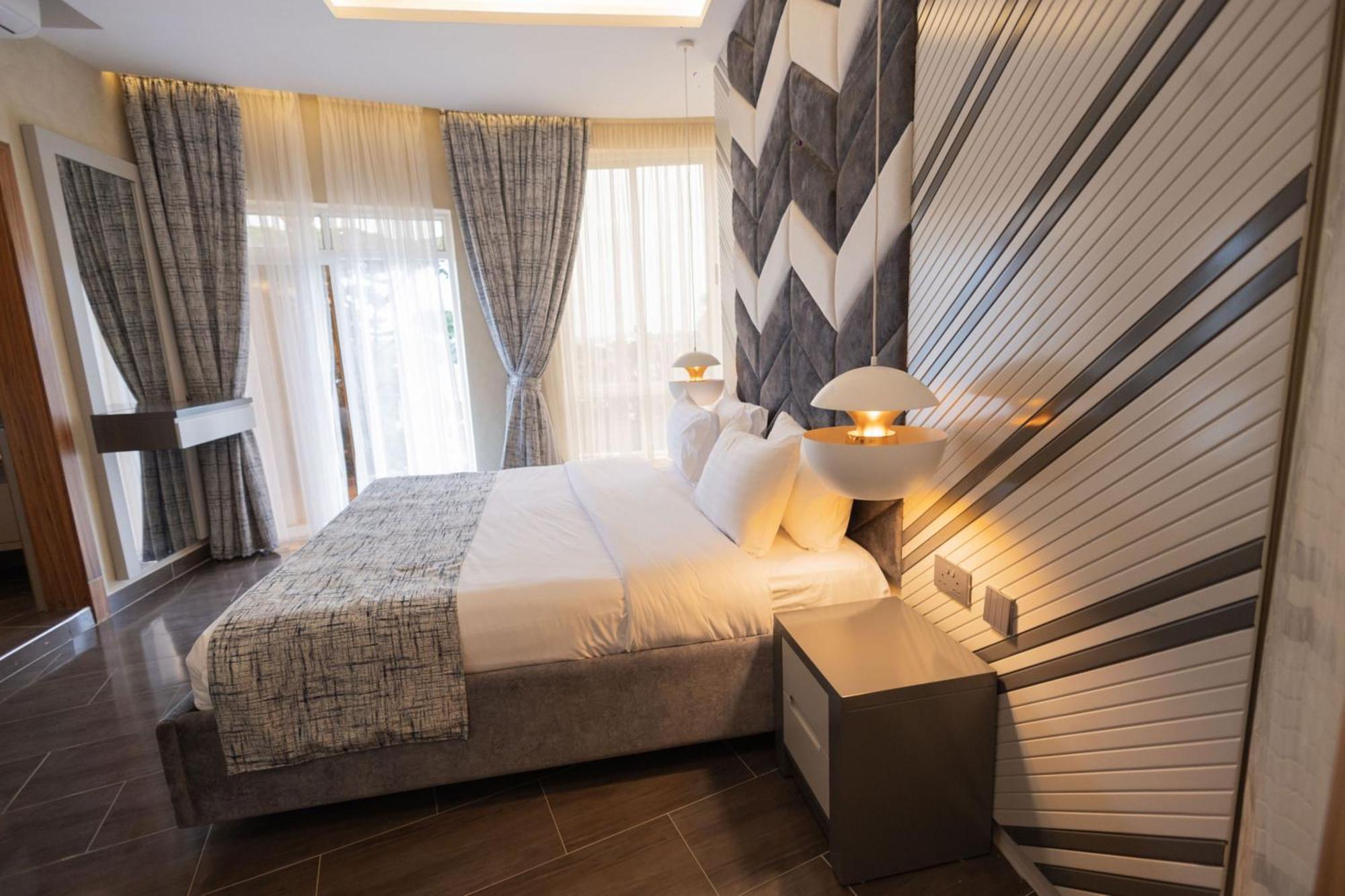 Grik Hotel - Энтеббе Экстерьер фото