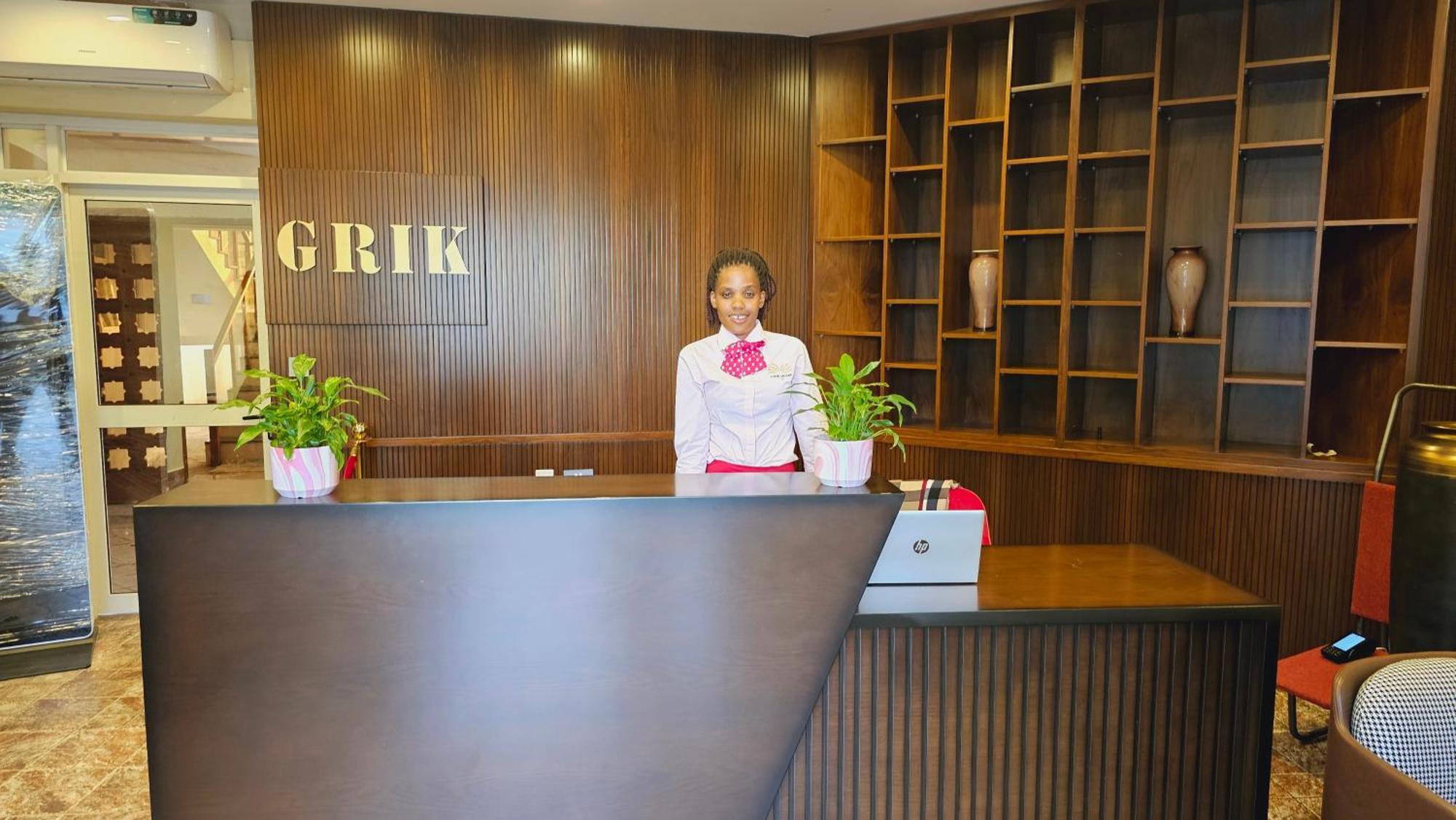 Grik Hotel - Энтеббе Экстерьер фото